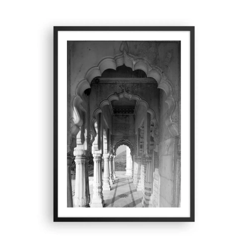 Poster în ramă neagră - Fotografie alb-negru a arhitecturii cu coloane - 50x70cm - Aici se întâmplă poveștile orientale - Decorațiune modernă pentru perete pentru living și dormitor ARTTOR