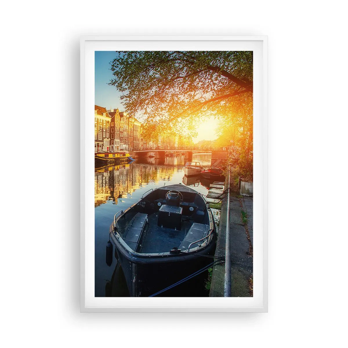 Poster în ramă albă - Dimineața în Amsterdam - 61x91 cm