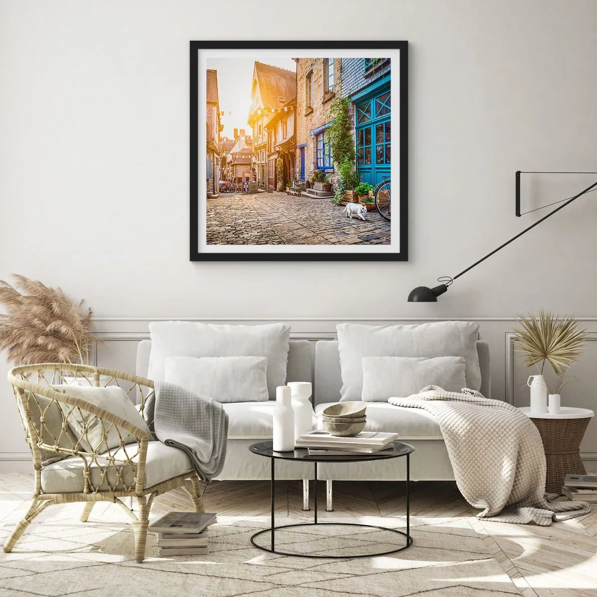 Poster în ramă neagră - Fantoma albă a orașului - 30x30 cm