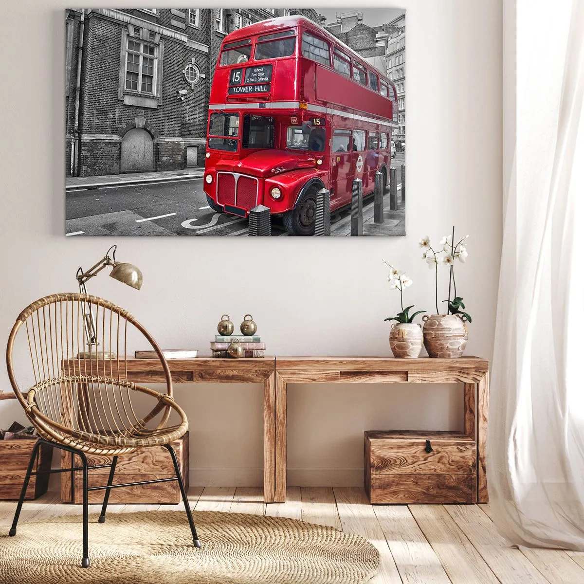 Tablou pe pânză Canvas - Un autobuz roșu cu etaj în Londra, pe fundalul unei arhitecturi clasice - 70x50cm - Întotdeauna la fel - Decorațiune modernă pentru perete pentru living și dormitor ARTTOR