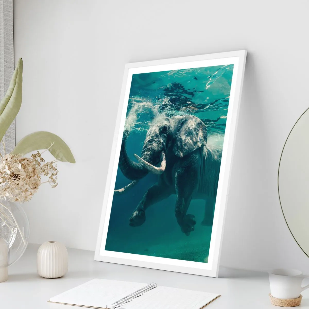 Poster în ramă albă - Tuturor le place să înoate - 61x91 cm