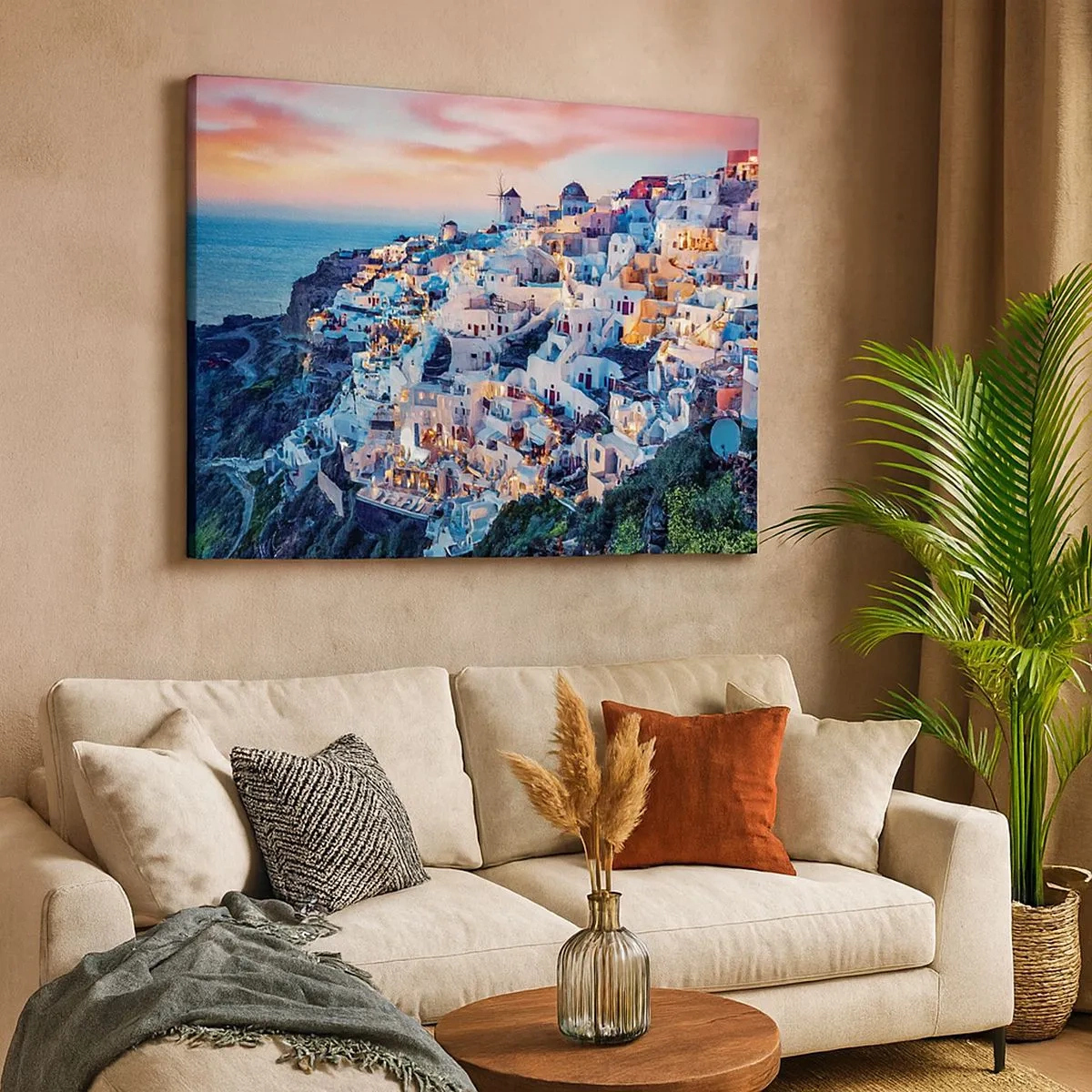 Tablou pe pânză Canvas - Santorini la apus cu clădiri albe pe deal - 70x50cm - Vacanța ta grecească - Decorațiune modernă pentru perete pentru living și dormitor ARTTOR