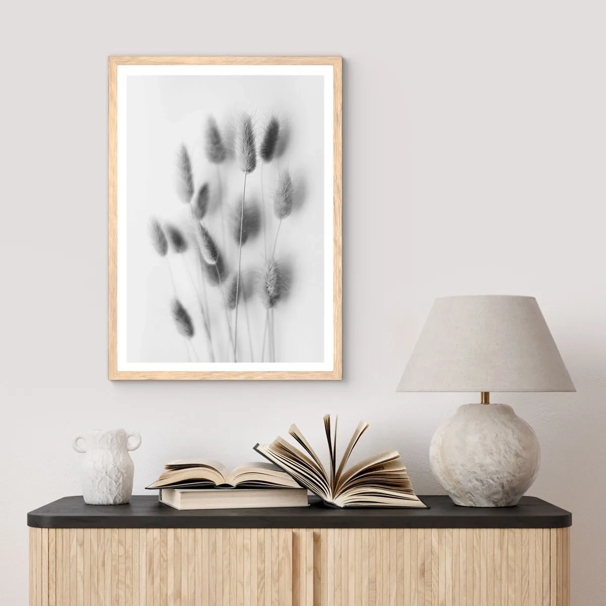 Poster în ramă de stejar deschis - Pufoșenia ierbii - 50x70 cm