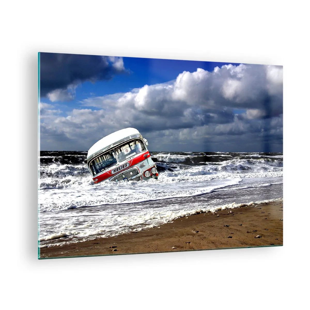 Tablou pe sticlă - Un autobuz vechi în apele unei mări furtunoase - 70x50cm - Și de ce sunteți surprins? - Decorațiune modernă pentru perete pentru living și dormitor ARTTOR