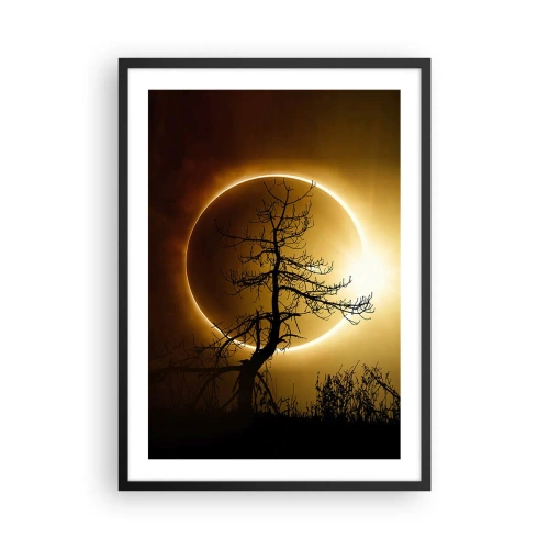 Poster în ramă neagră - Un apus de soare fenomenal cu un copac în prim-plan - 50x70cm - Eclipsă totală - Decorațiune modernă pentru perete pentru living și dormitor ARTTOR