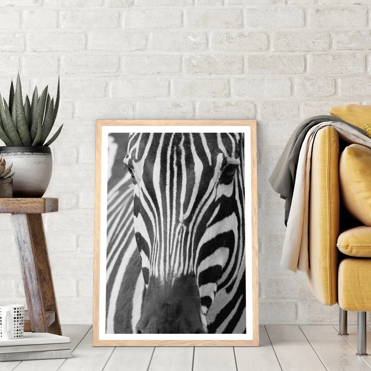 Poster în ramă de stejar deschis - Lumea e albă și neagră - 30x40 cm