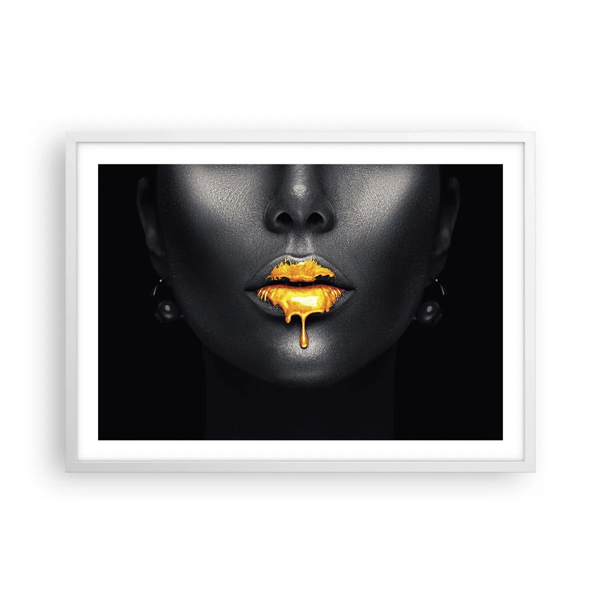 Poster în ramă albă - Buzele de aur - 70x50 cm