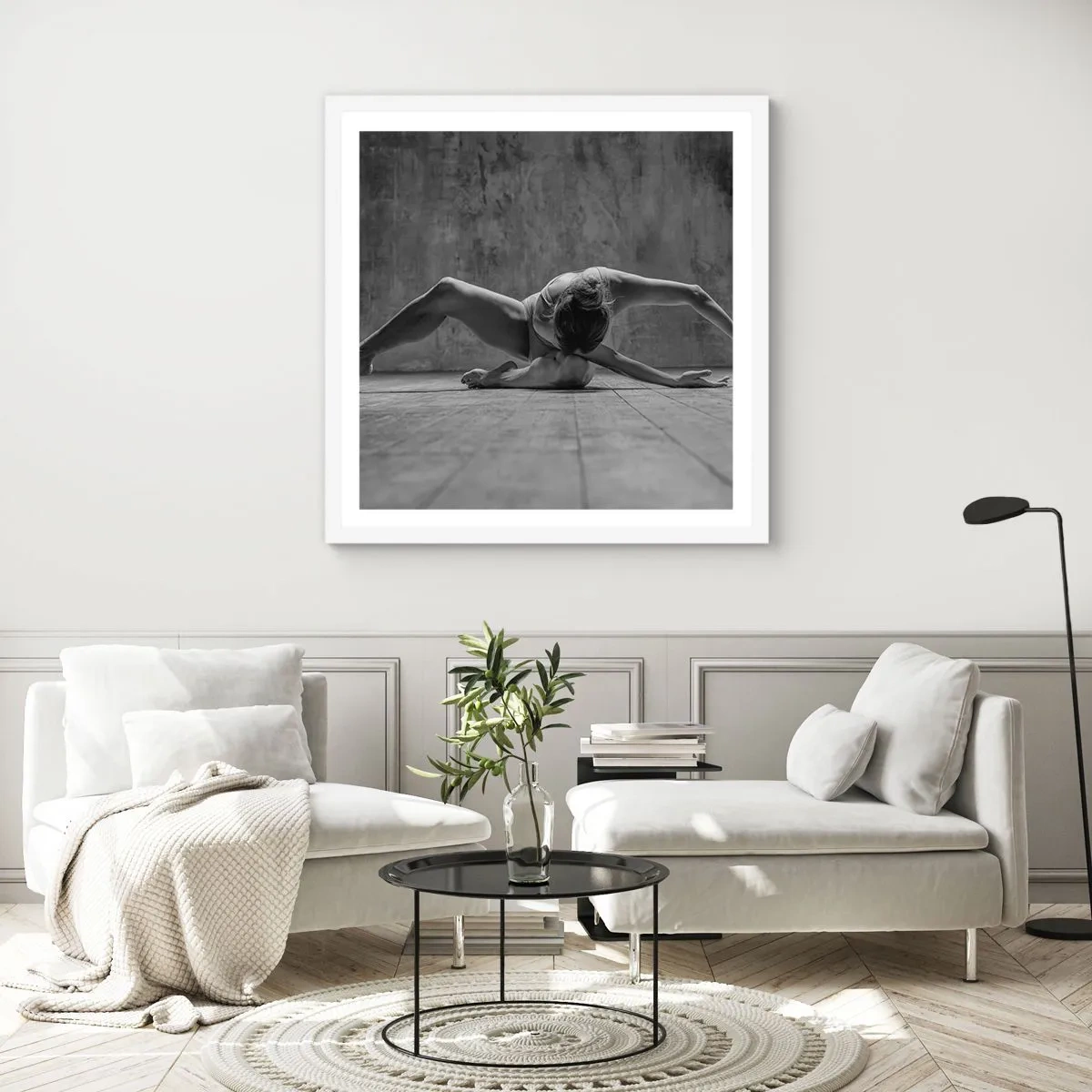 Poster în ramă albă - Simetria găsită - 60x60 cm