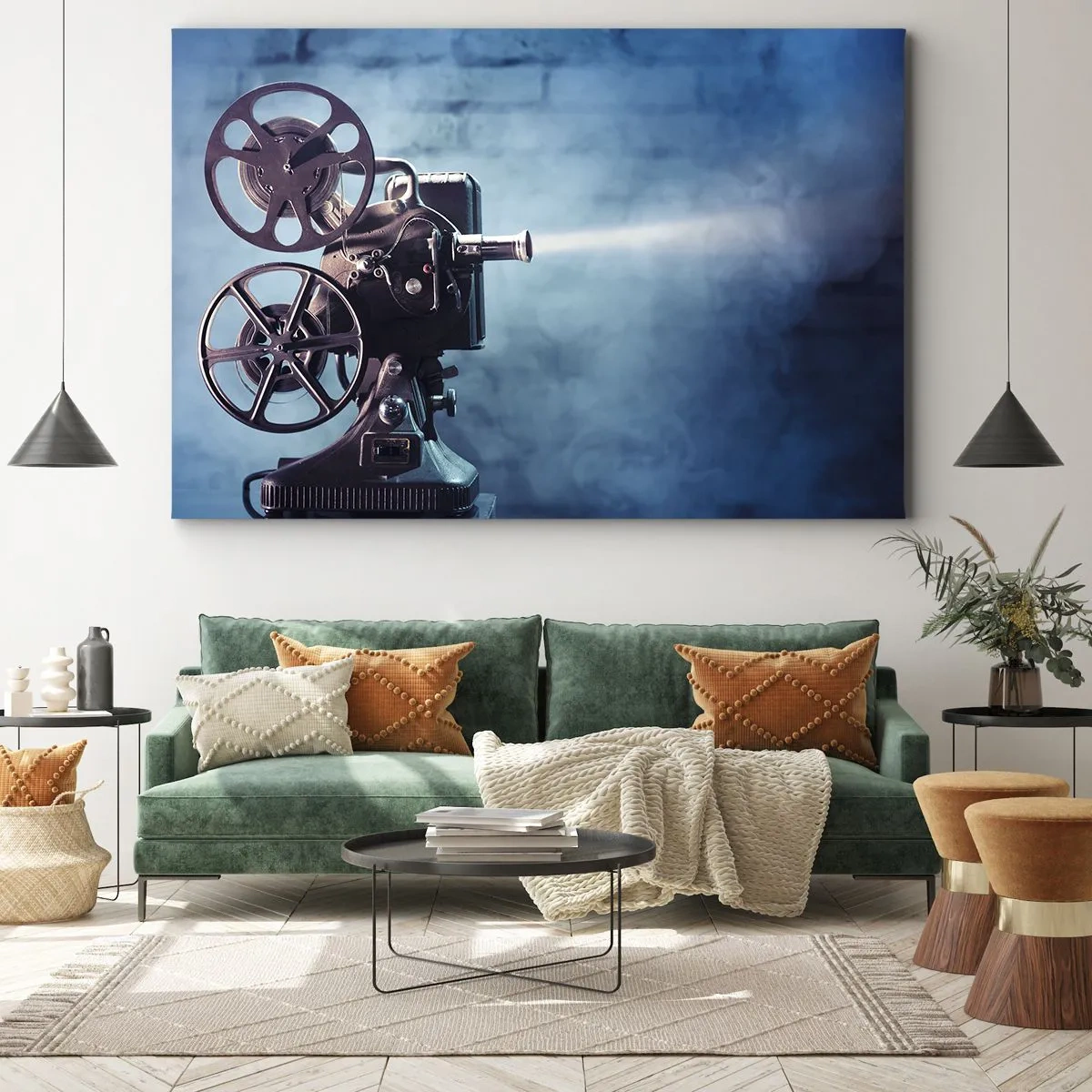Tablou pe pânză Canvas - Un proiector de film vechi aruncă lumină pe un fundal albastru - 70x50cm - Într-un cinematograf vechi - Decorațiune modernă pentru perete pentru living și dormitor ARTTOR