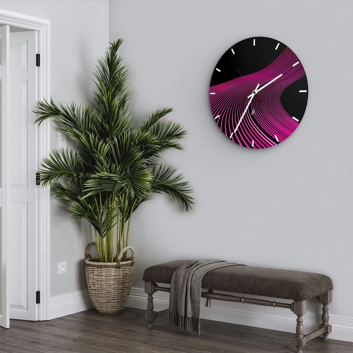 Ceas de perete - Ceas pe sticlă - Linii violet pe fundal negru într-o compoziție futuristă - 30x30cm - Bulevardul de lumină - Decorațiune modernă pentru perete pentru living, bucătărie și dormitor ARTTOR