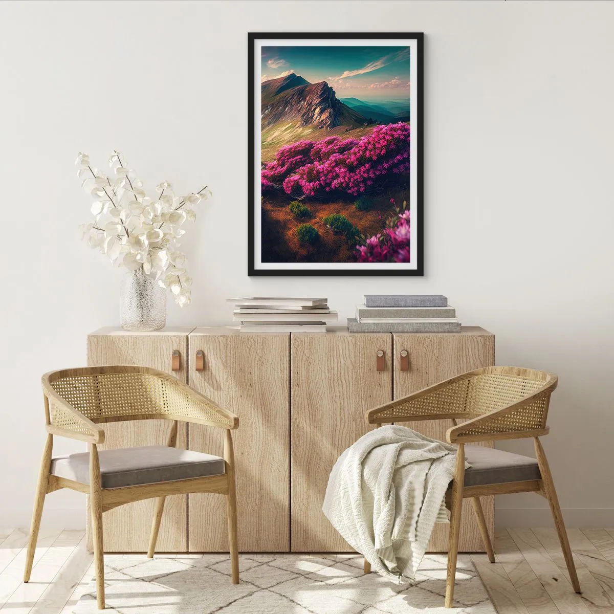 Poster în ramă neagră - Peisaj montan cu rododendroni înfloriți - 50x70cm - Vara la munte - Decorațiune modernă pentru perete pentru living și dormitor ARTTOR