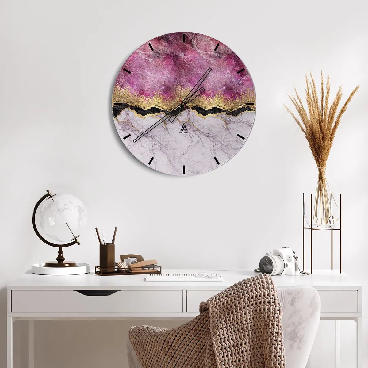 Ceas de perete - Ceas pe sticlă - Balerina sărind cu material roz care flutură - 30x30cm - La graniță - Decorațiune modernă pentru perete pentru living, bucătărie și dormitor ARTTOR