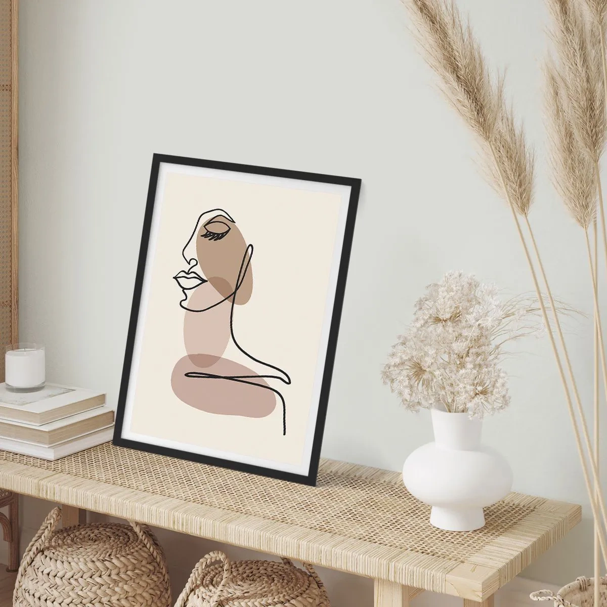 Poster în ramă neagră - Un portret minimalist al unei femei în tonuri abstracte de maro - 50x70cm - O anumită linie de frumusețe - Decorațiune modernă pentru perete pentru living și dormitor ARTTOR