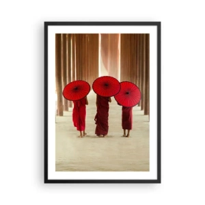 Poster în ramă neagră - Călugări cu umbrele roșii pe coridoarele templului - 50x70cm - Pe drumul spre Tărâmul Pur - Decorațiune modernă pentru perete pentru living și dormitor ARTTOR