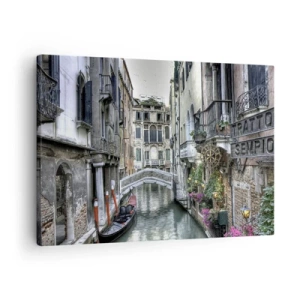Tablou pe pânză Canvas - Canal venețian cu gondolă și pod de piatră - 70x50cm - Timp de secole în reverie tăcută - Decorațiune modernă pentru perete pentru living și dormitor ARTTOR