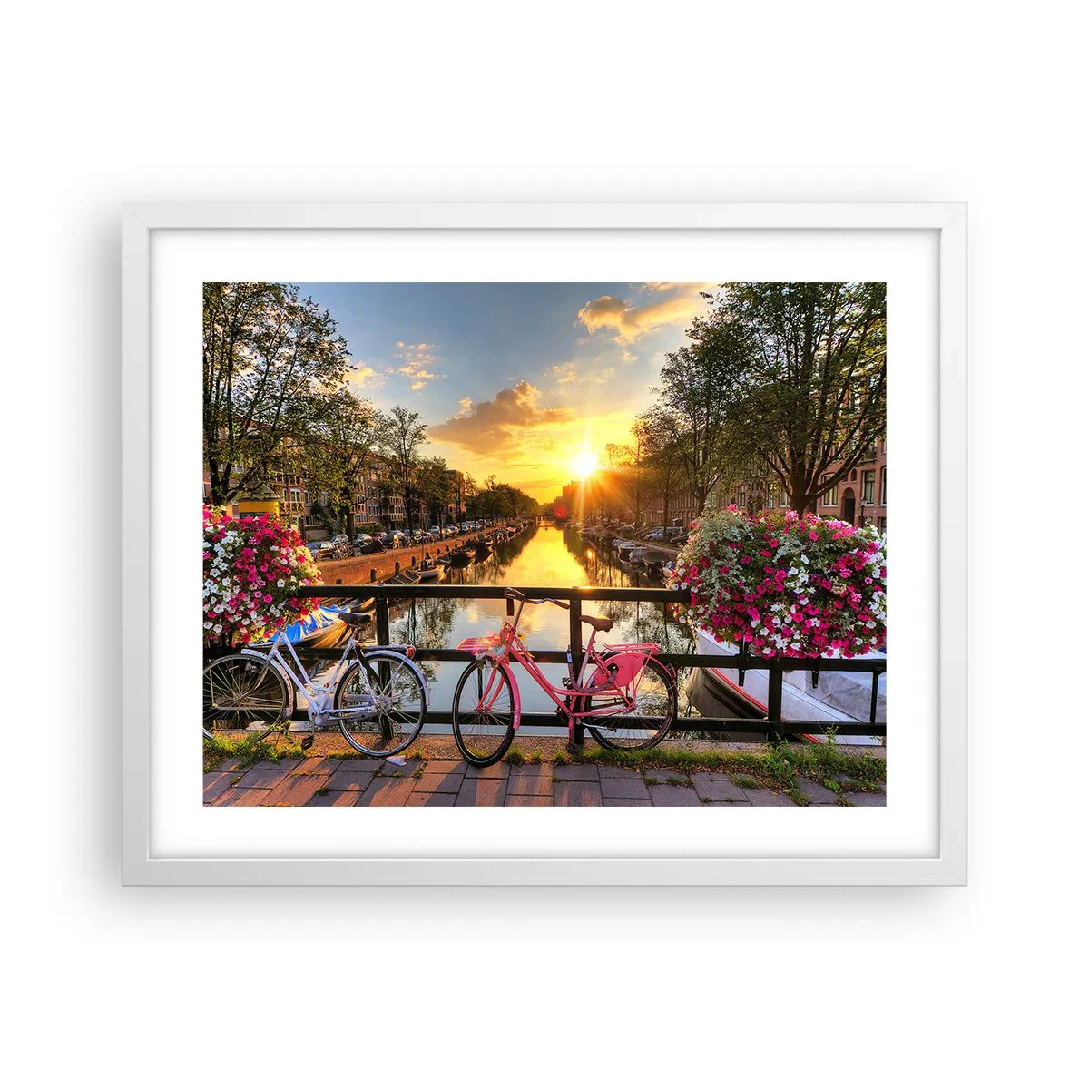 Poster în ramă albă - Dimineața de primăvară în Amsterdam - 50x40 cm