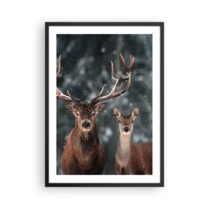 Poster în ramă neagră - O pereche de căprioare pe fundalul unei păduri de iarnă - 50x70cm - Stăpânul pădurii și soția sa - Decorațiune modernă pentru perete pentru living și dormitor ARTTOR