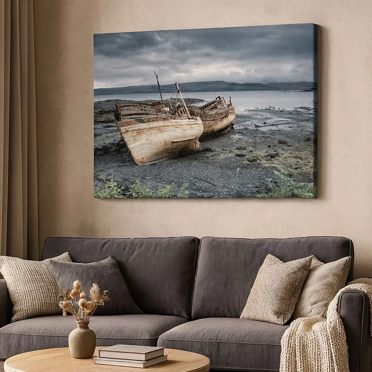 Tablou pe pânză Canvas - Bărci abandonate pe țărm într-o scenă ploioasă - 70x50cm - Ca semn al unei munci făcute cu demnitate - Decorațiune modernă pentru perete pentru living și dormitor ARTTOR