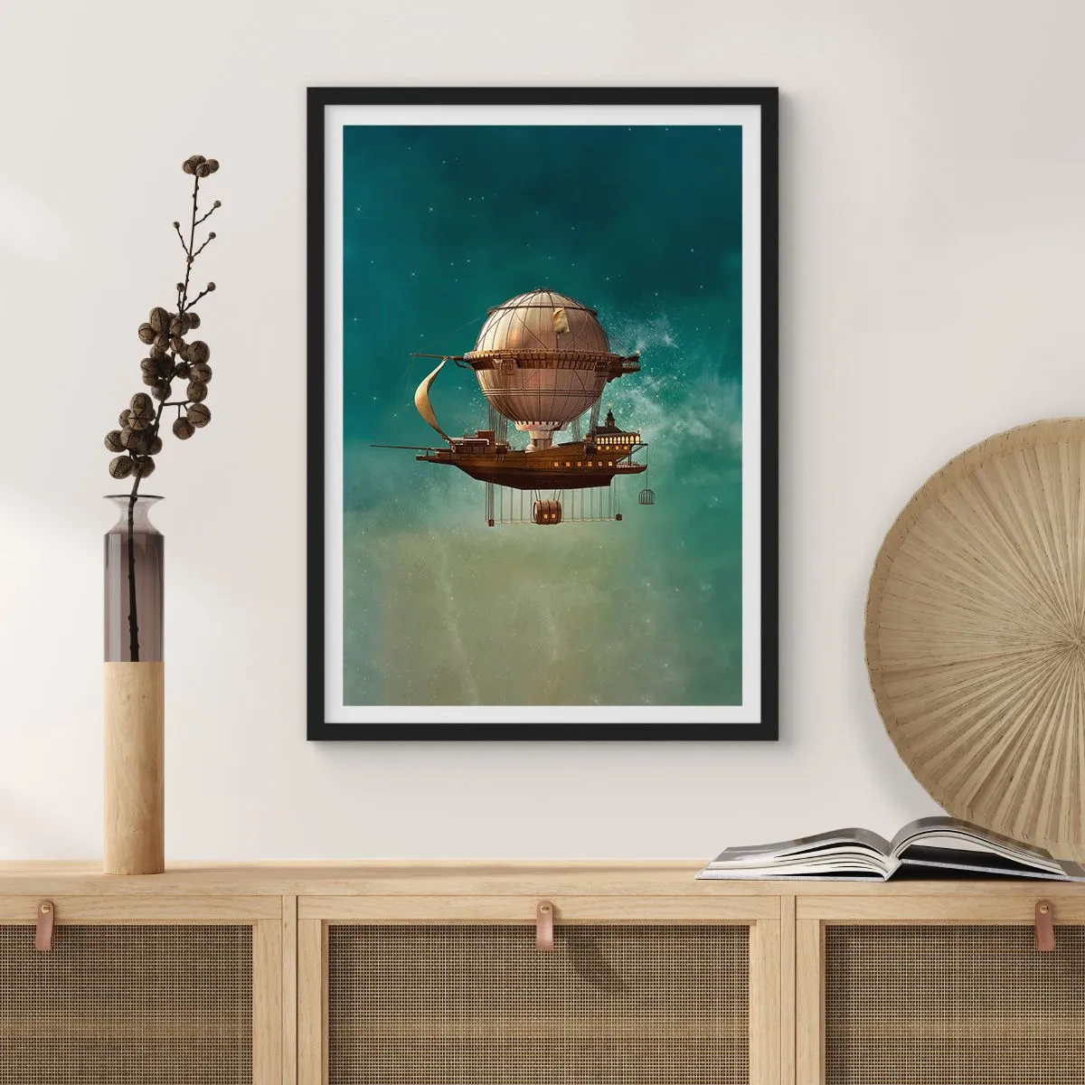 Poster în ramă neagră - O navă aeriană fantastică plutind printre stele - 50x70cm - Jules Verne vă transmite salutări - Decorațiune modernă pentru perete pentru living și dormitor ARTTOR