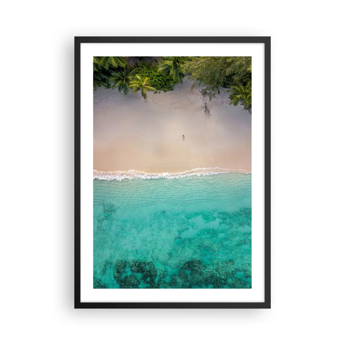 Poster în ramă neagră - Vedere aeriană a plajei cu apă turcoaz și palmieri - 50x70cm - Plaja din paradis - Decorațiune modernă pentru perete pentru living și dormitor ARTTOR