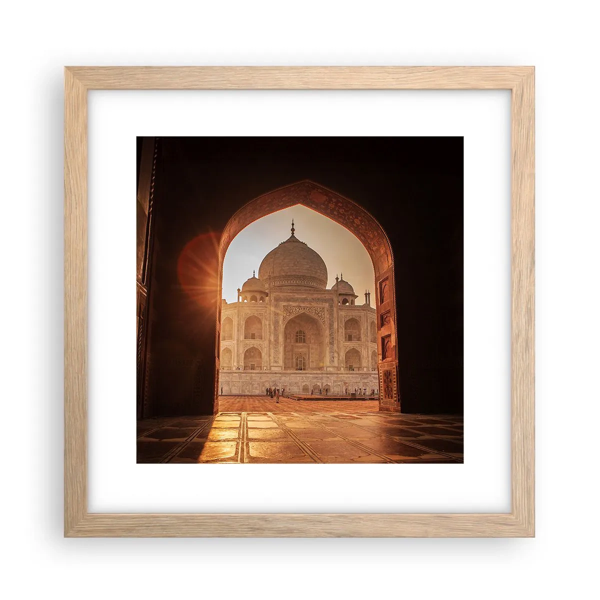 Poster în ramă de stejar deschis - Un monument al iubirii nepământene - 30x30 cm