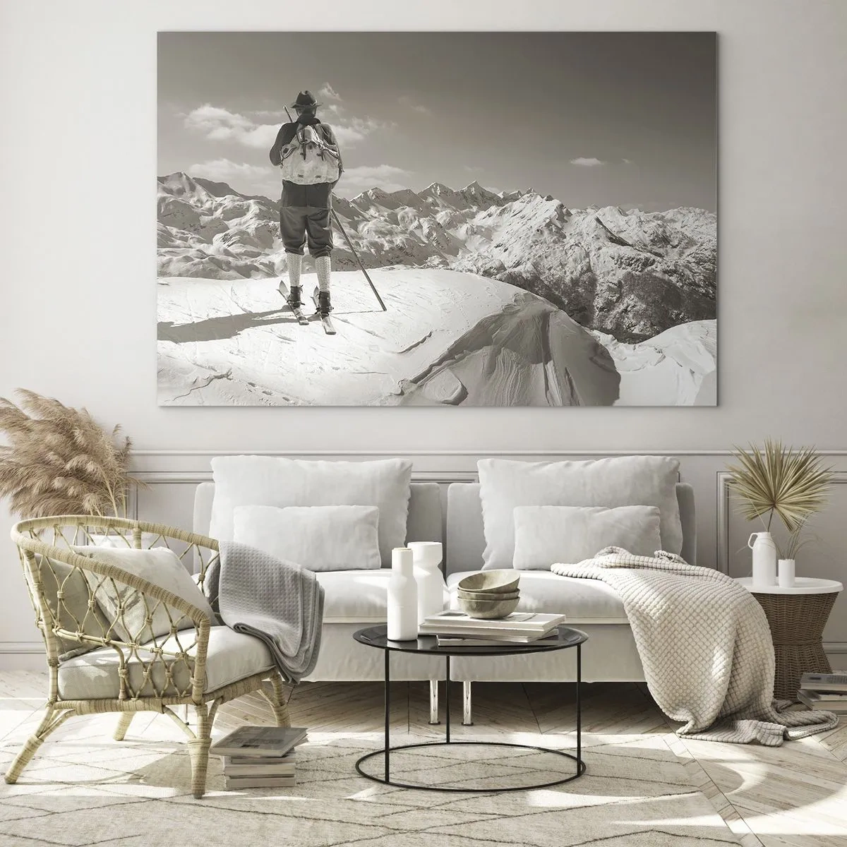 Tablou pe sticlă - Schior pe un vârf de munte în alb și negru - 70x50cm - Și munții sunt la fel - Decorațiune modernă pentru perete pentru living și dormitor ARTTOR