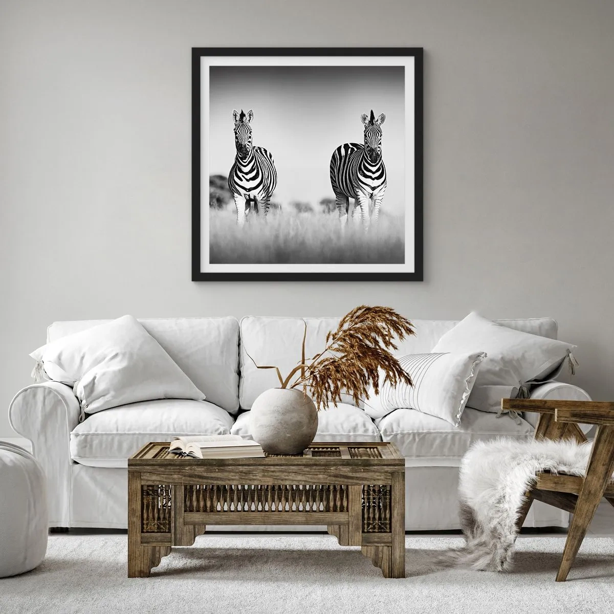 Poster în ramă neagră - Și totuși lumea e albă și neagră - 60x60 cm