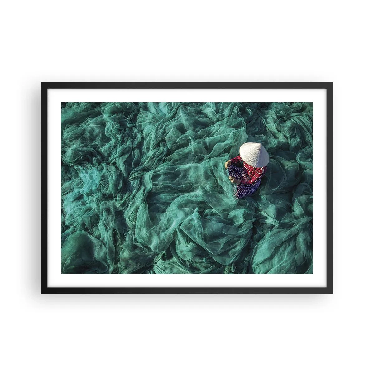 Poster în ramă neagră - Într-o mare de rețea - 70x50 cm