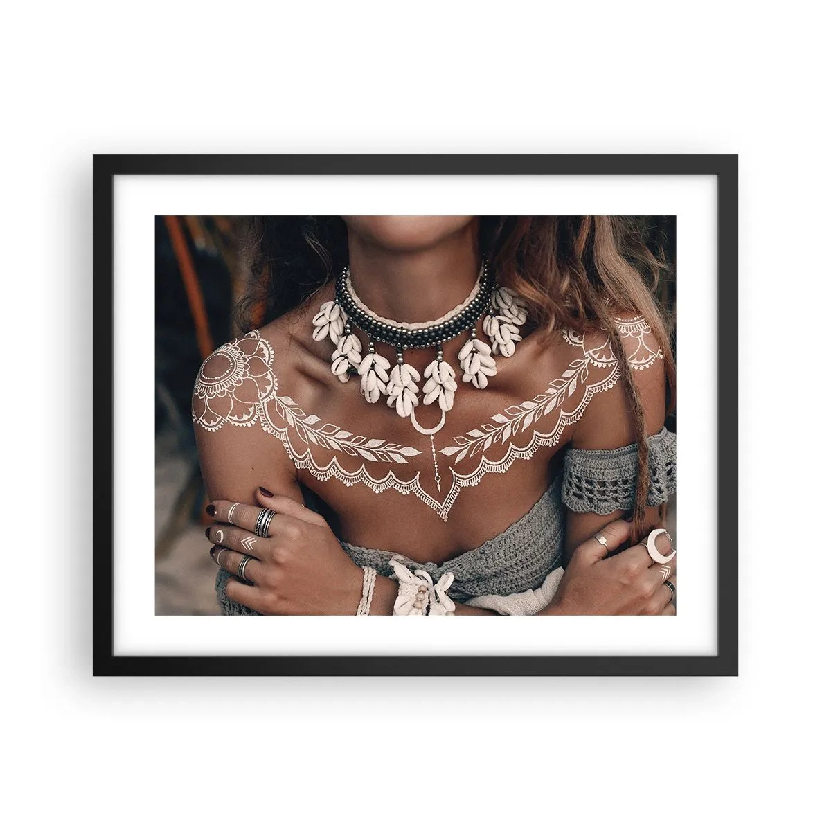 Poster în ramă neagră - Talismanele, ritualurile feminității - 50x40 cm