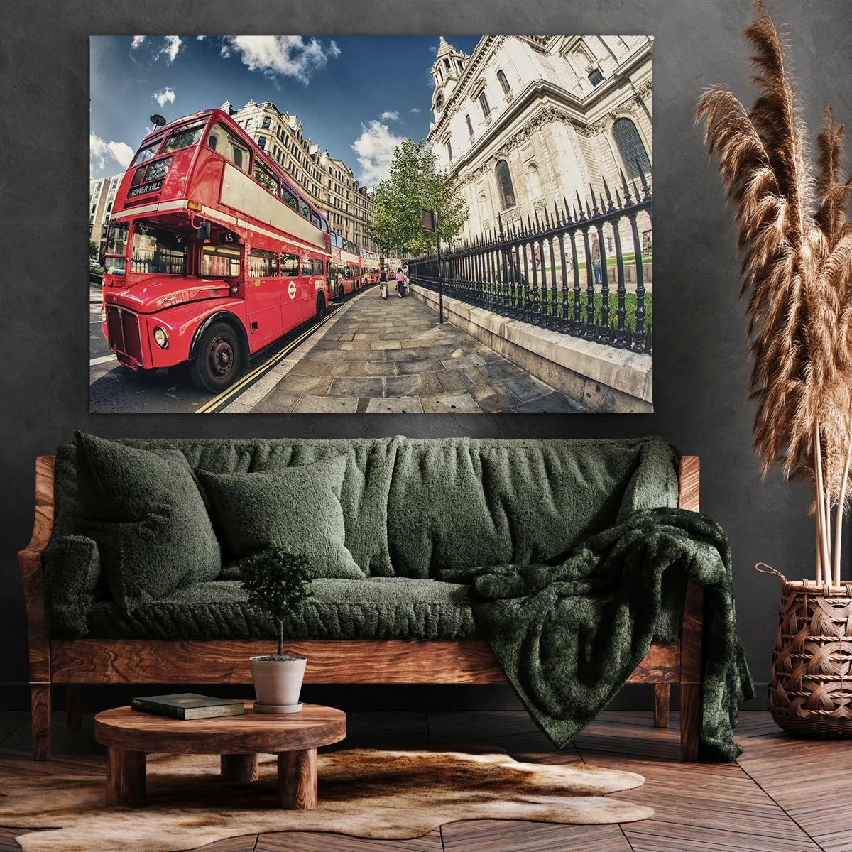 Tablou pe pânză - Stradă din Londra în gri și roșu - 100x70 cm