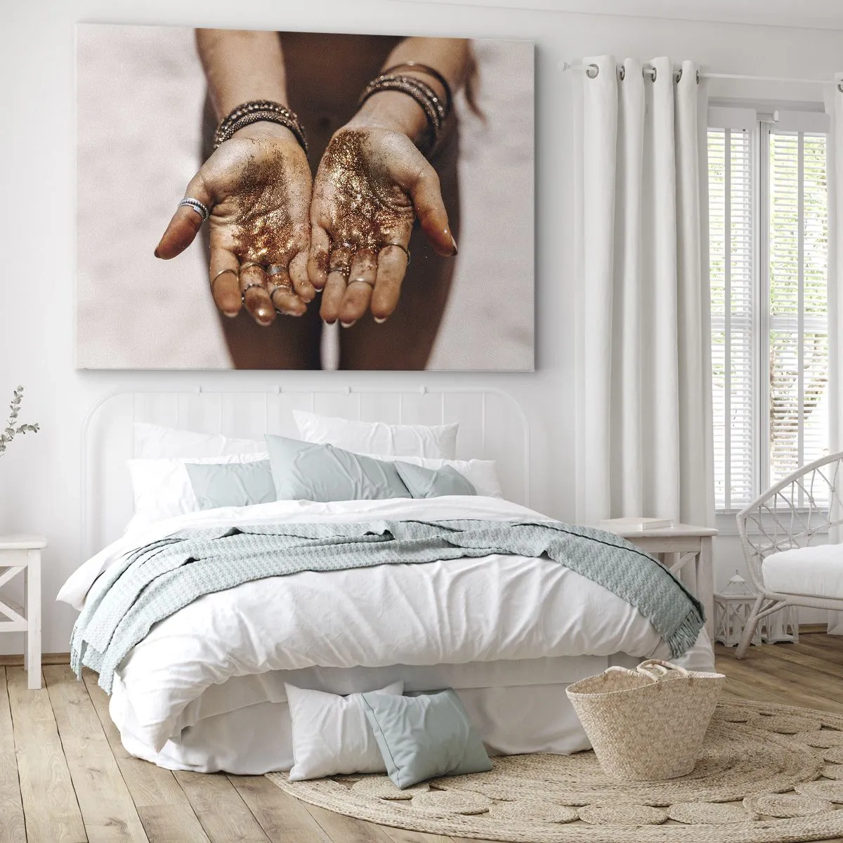 Tablou pe pânză Canvas - Prim-plan cu mâini cu sclipici în nuanțe calde - 70x50cm - Un cadou pentru tine - Decorațiune modernă pentru perete pentru living și dormitor ARTTOR