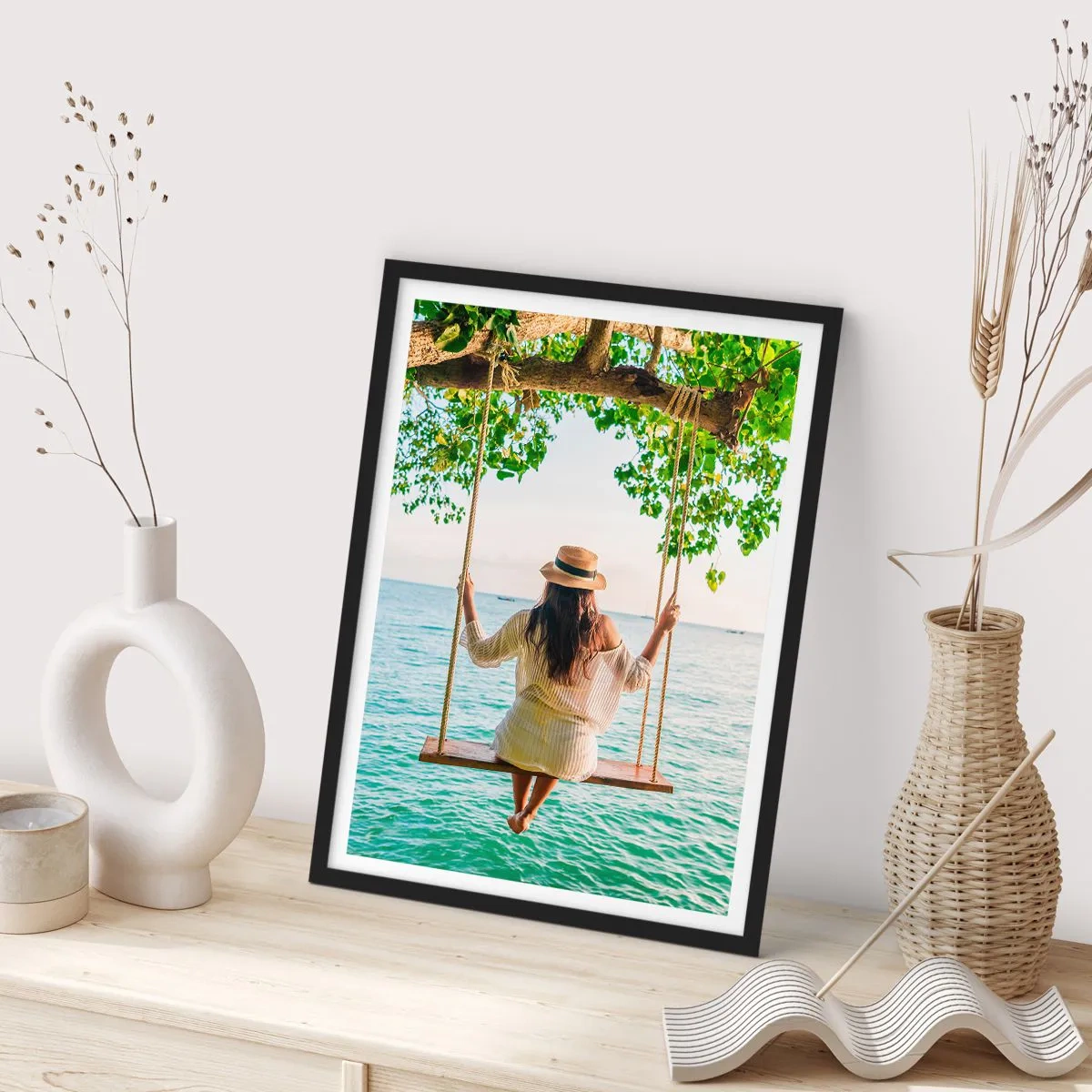 Poster în ramă neagră - Viața este frumoasă - 50x70 cm