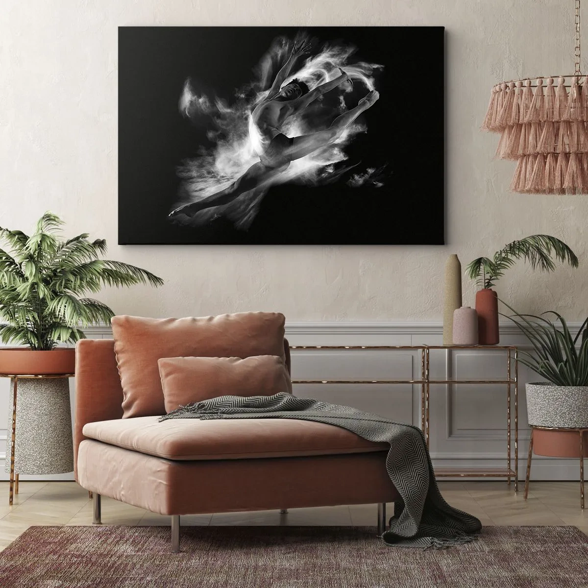 Tablou pe pânză Canvas - O dansatoare într-o poză dinamică pe un fundal negru - 70x50cm - Oprit în zbor - Decorațiune modernă pentru perete pentru living și dormitor ARTTOR