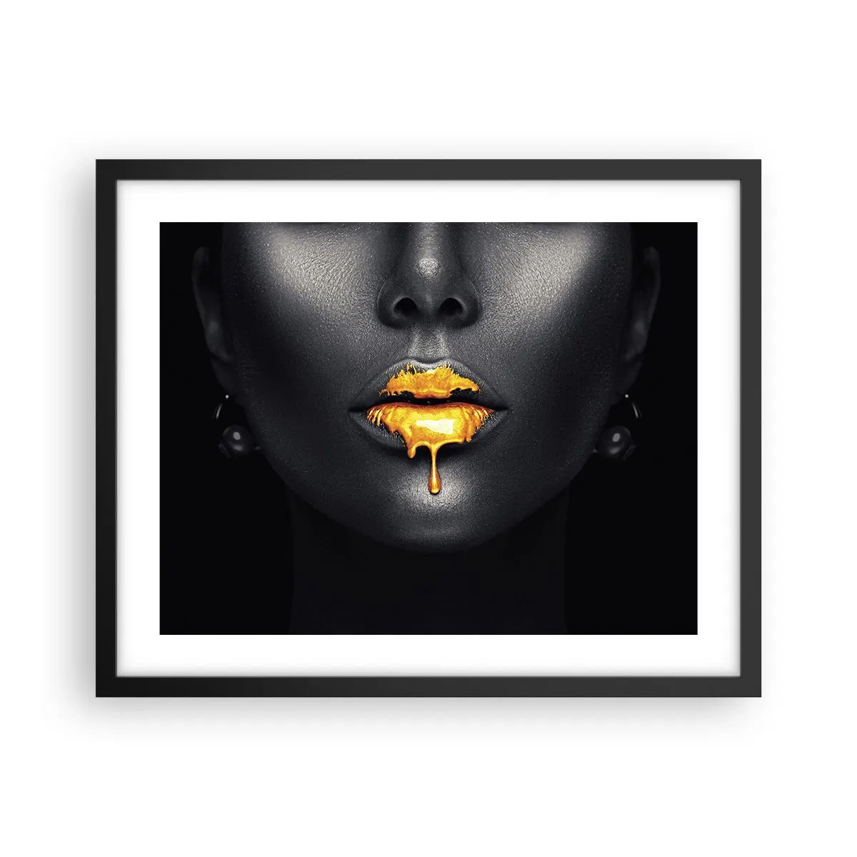 Poster în ramă neagră - Buzele de aur - 50x40 cm