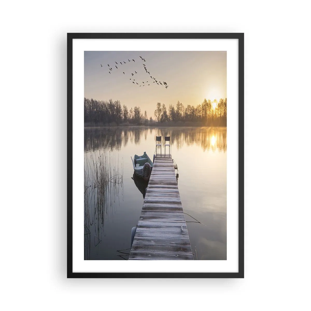 Poster în ramă neagră - Digul de pe malul lacului la răsărit - 50x70cm - O să mă întorc în curând - Decorațiune modernă pentru perete pentru living și dormitor ARTTOR