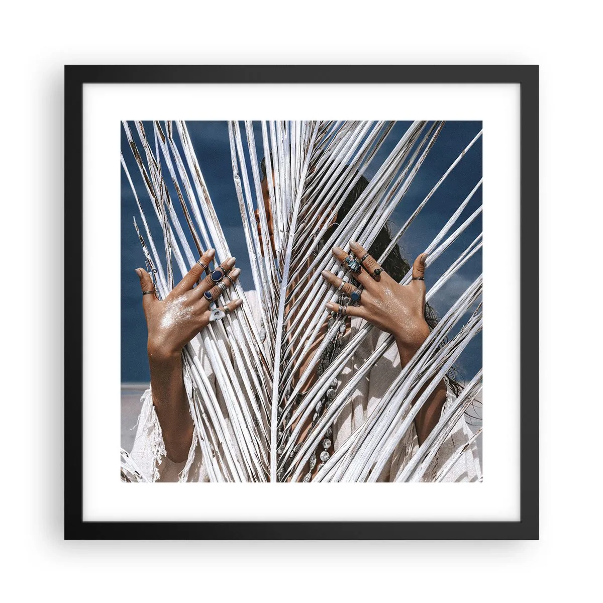 Poster în ramă neagră - Prietena șamanului? - 40x40 cm