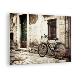 Tablou pe sticlă - O bicicletă alb-neagră rezemată de o veche casă de locuit - 70x50cm - Înapoi în trecut - Decorațiune modernă pentru perete pentru living și dormitor ARTTOR