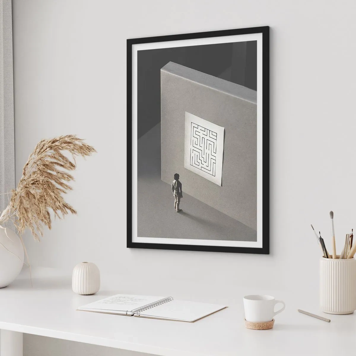 Poster în ramă neagră - O figură în fața unui labirint minimalist - 50x70cm - Dar unde sunt? - Decorațiune modernă pentru perete pentru living și dormitor ARTTOR