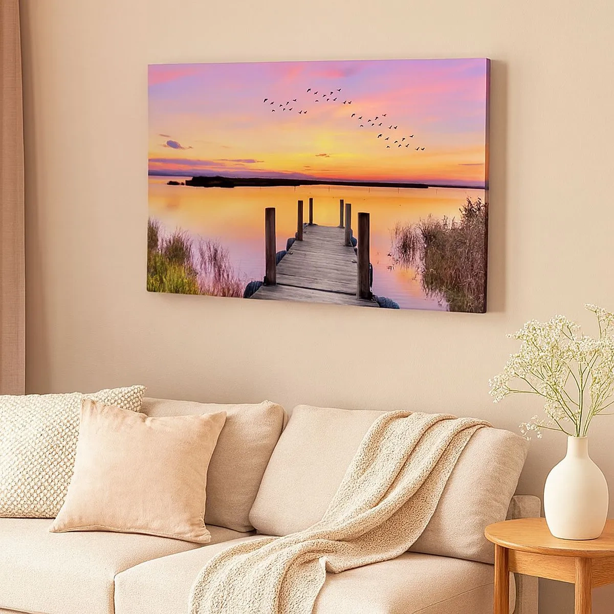 Tablou pe pânză Canvas - Un dig pe un lac la apus cu păsări pe cer - 70x50cm - Zori liniștiți în mov - Decorațiune modernă pentru perete pentru living și dormitor ARTTOR