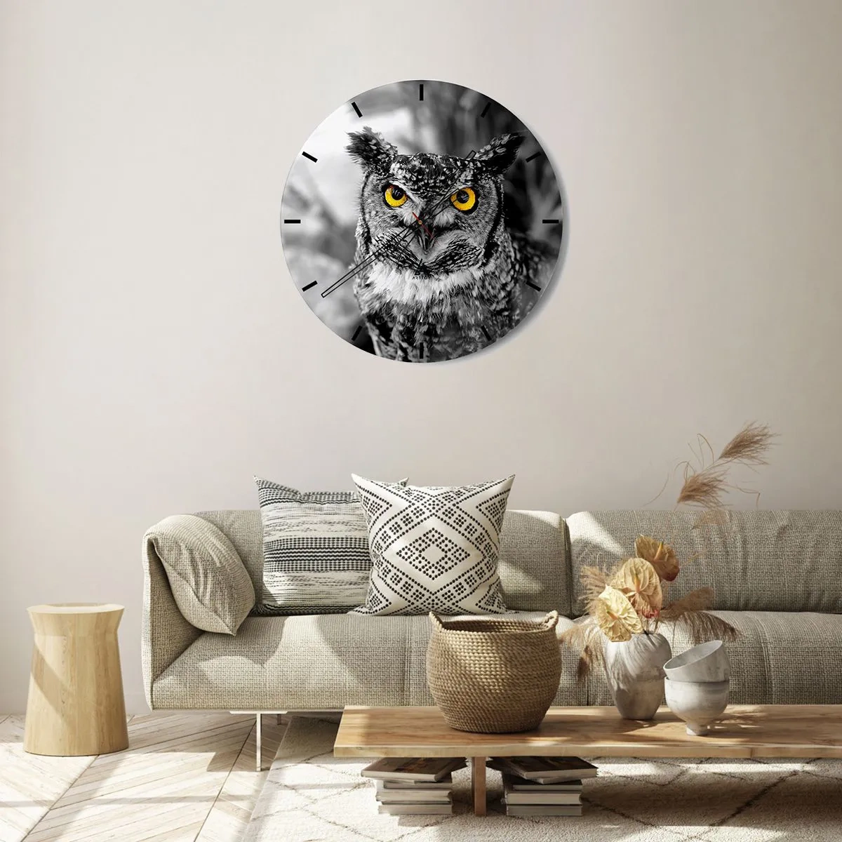 Ceas de perete - Ceas pe sticlă - O bufniță cu ochi galbeni pe un fundal alb-negru - 30x30cm - Nimic nu poate fi ascuns - Decorațiune modernă pentru perete pentru living, bucătărie și dormitor ARTTOR