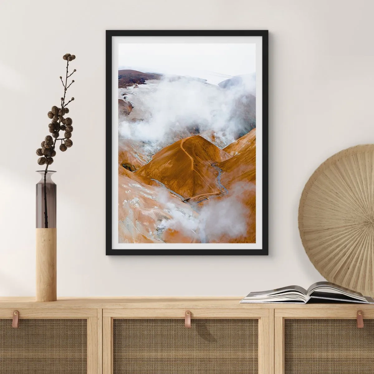 Poster în ramă neagră - Frumusețea sălbatică a Islandei - 61x91 cm