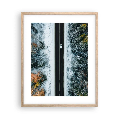 Poster în ramă de stejar deschis - Prin pădurea de iarnă - 40x50 cm