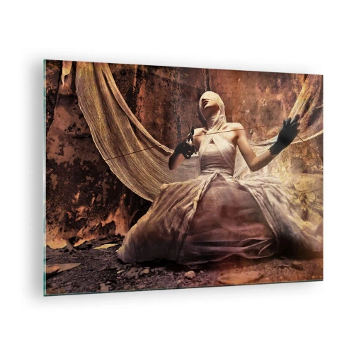 Tablou pe sticlă - Figură feminină într-un decor artistic cu țesături - 70x50cm - Zeița destinului - Decorațiune modernă pentru perete pentru living și dormitor ARTTOR