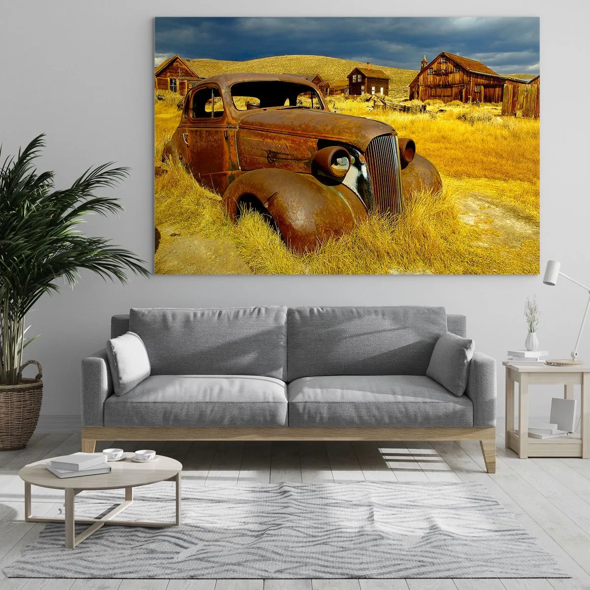 Tablou pe sticlă - O mașină de epocă pe fundalul unui sat pustiu - 70x50cm - O odihnă binemeritată - Decorațiune modernă pentru perete pentru living și dormitor ARTTOR
