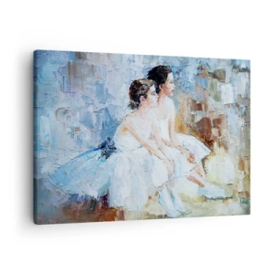 Tablou pe pânză Canvas - Două balerine în costume albe se relaxează pe un fundal pastel. - 70x50cm - Odihna lebedelor tinere - Decorațiune modernă pentru perete pentru living și dormitor ARTTOR