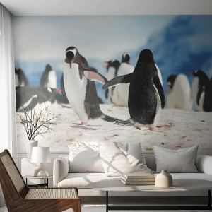 Fototapetă personalizată Premium Canvas - Dansul în zăpadă - Pinguin, Antarctica, Peisaj