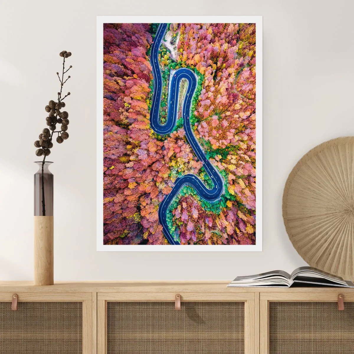 Poster - Un drum șerpuit prin pădure - 70x100 cm