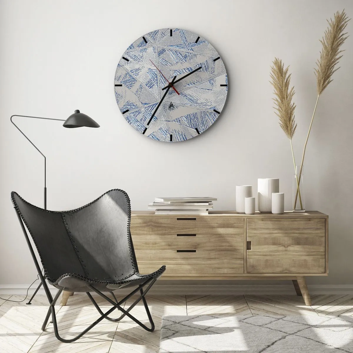 Ceas de perete - Ceas pe sticlă - Model geometric cu linii albastre pe fundal gri - 30x30cm - Într-un labirint de gri-albastru - Decorațiune modernă pentru perete pentru living, bucătărie și dormitor ARTTOR