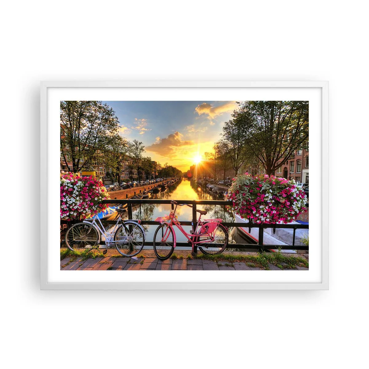 Poster în ramă albă - Dimineața de primăvară în Amsterdam - 70x50 cm
