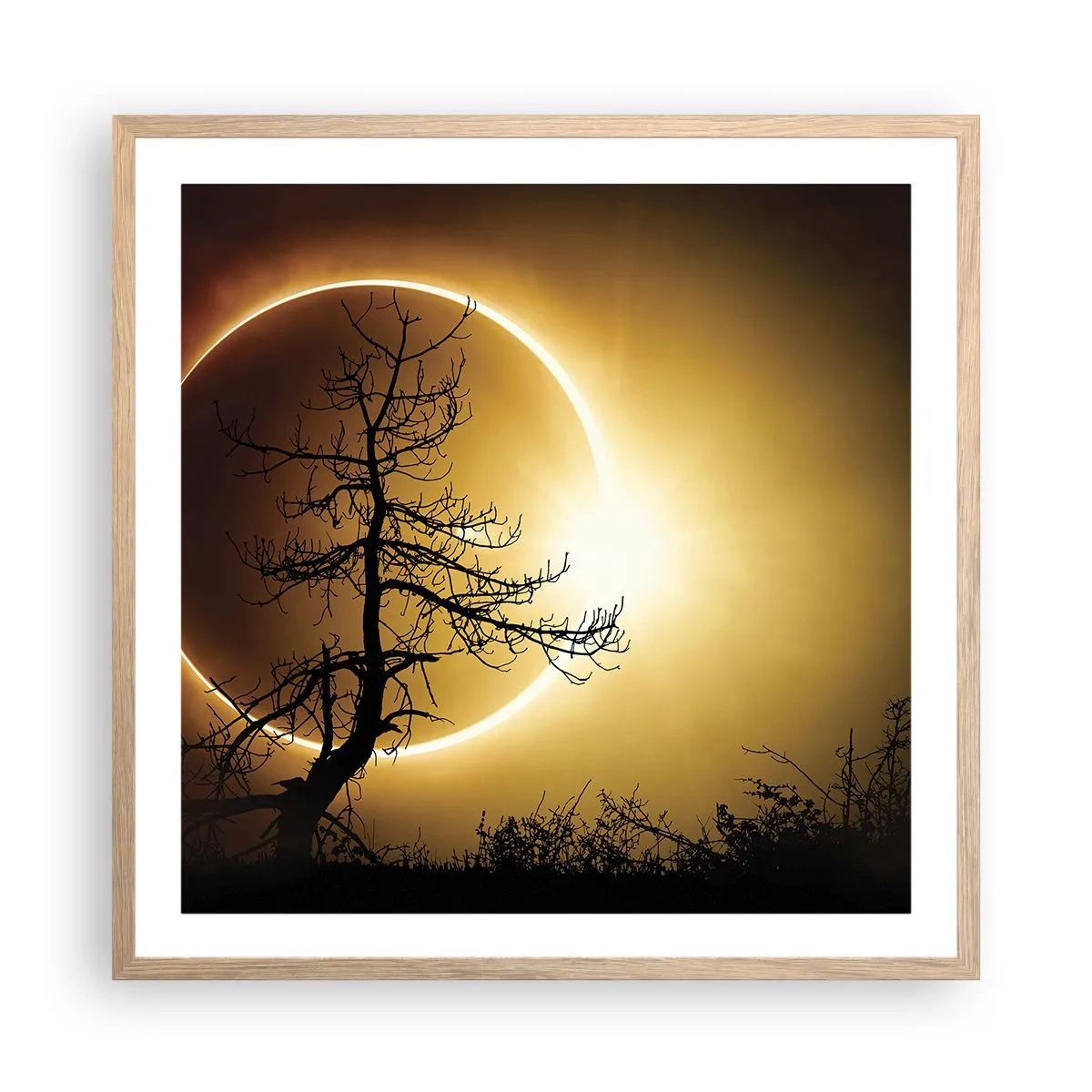 Poster în ramă de stejar deschis - Eclipsă totală - 60x60 cm